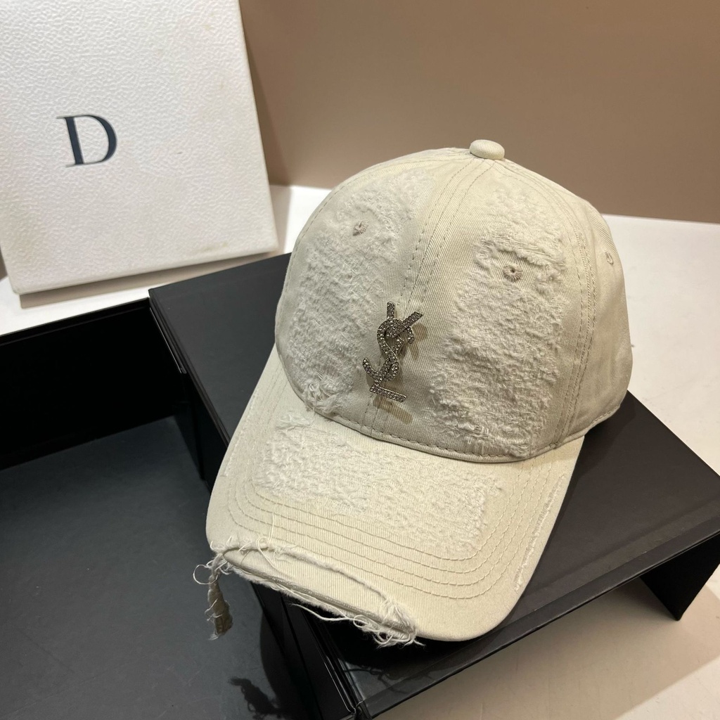 Gorra YSL