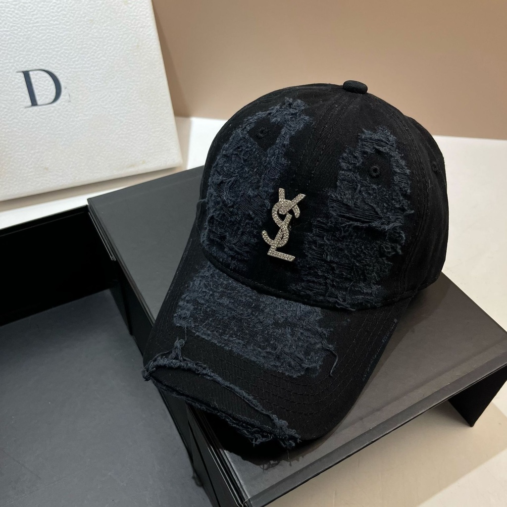 Gorra YSL