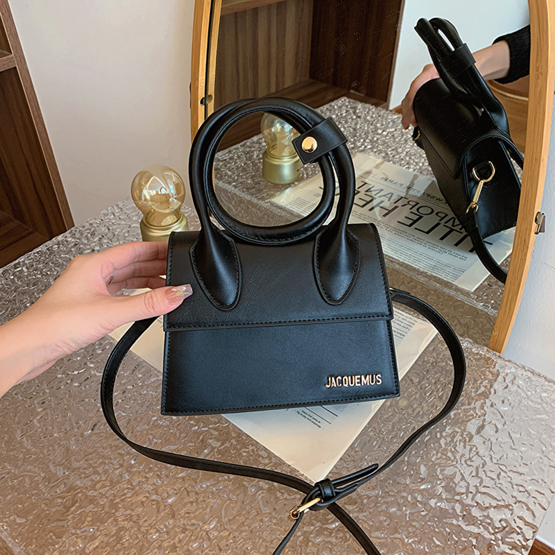 Cartera Marca RP JACQUEMUS