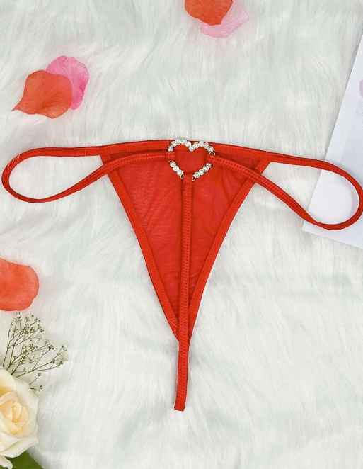 Tanga con diamante de imitación vinculado con aro de corazón de malla