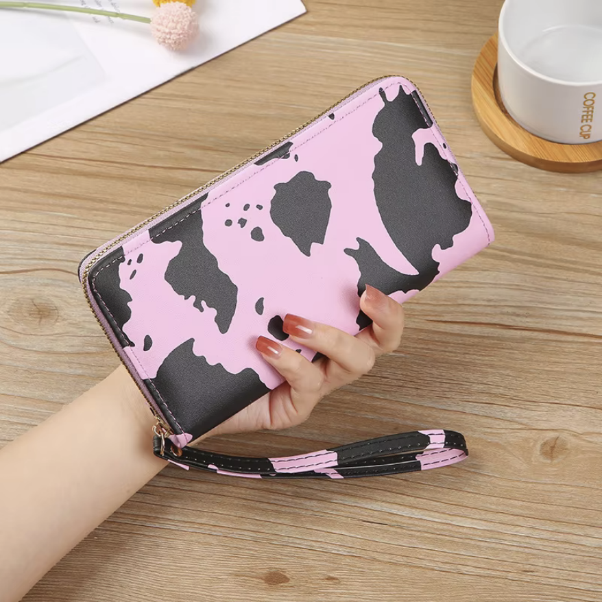 Monedero con Patrón de Vaca - Amplio Monedero y Múltiples Ranuras para Tarjetas, Duradero, Elegante y Versátil Billetera Larga