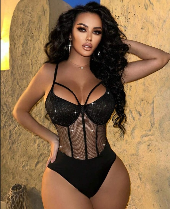 Body De Malla Transparente Y Parches Brillantes Grandes