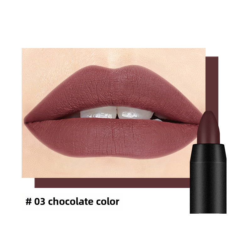 Lápiz labial mate. (#03 CHOCOLATE)