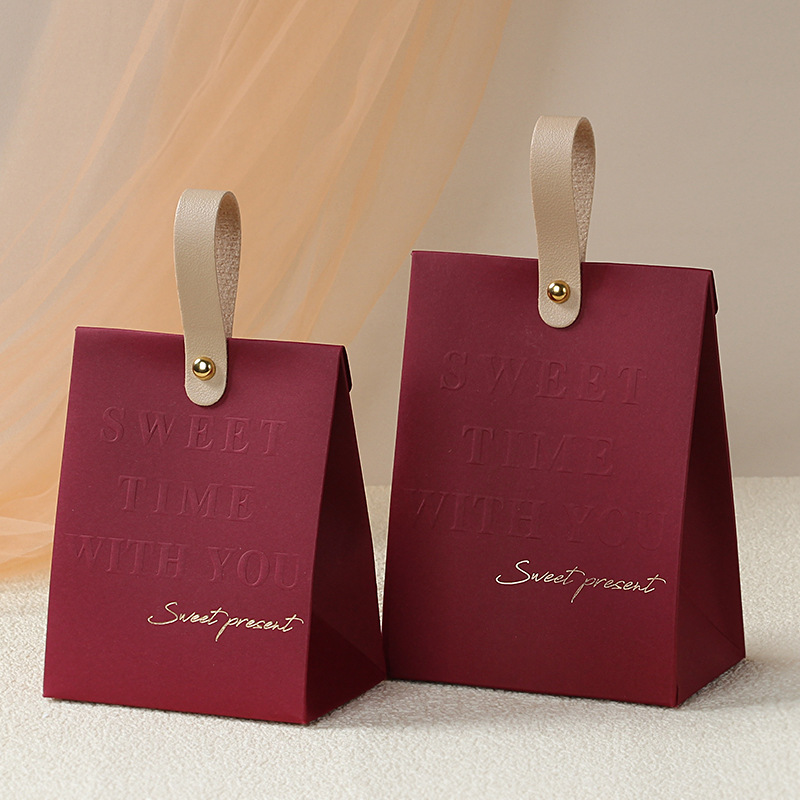 Bolsa de regalo color rojo pequeño