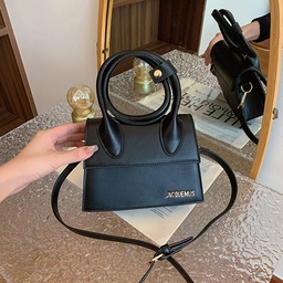 Cartera Marca RP JACQUEMUS